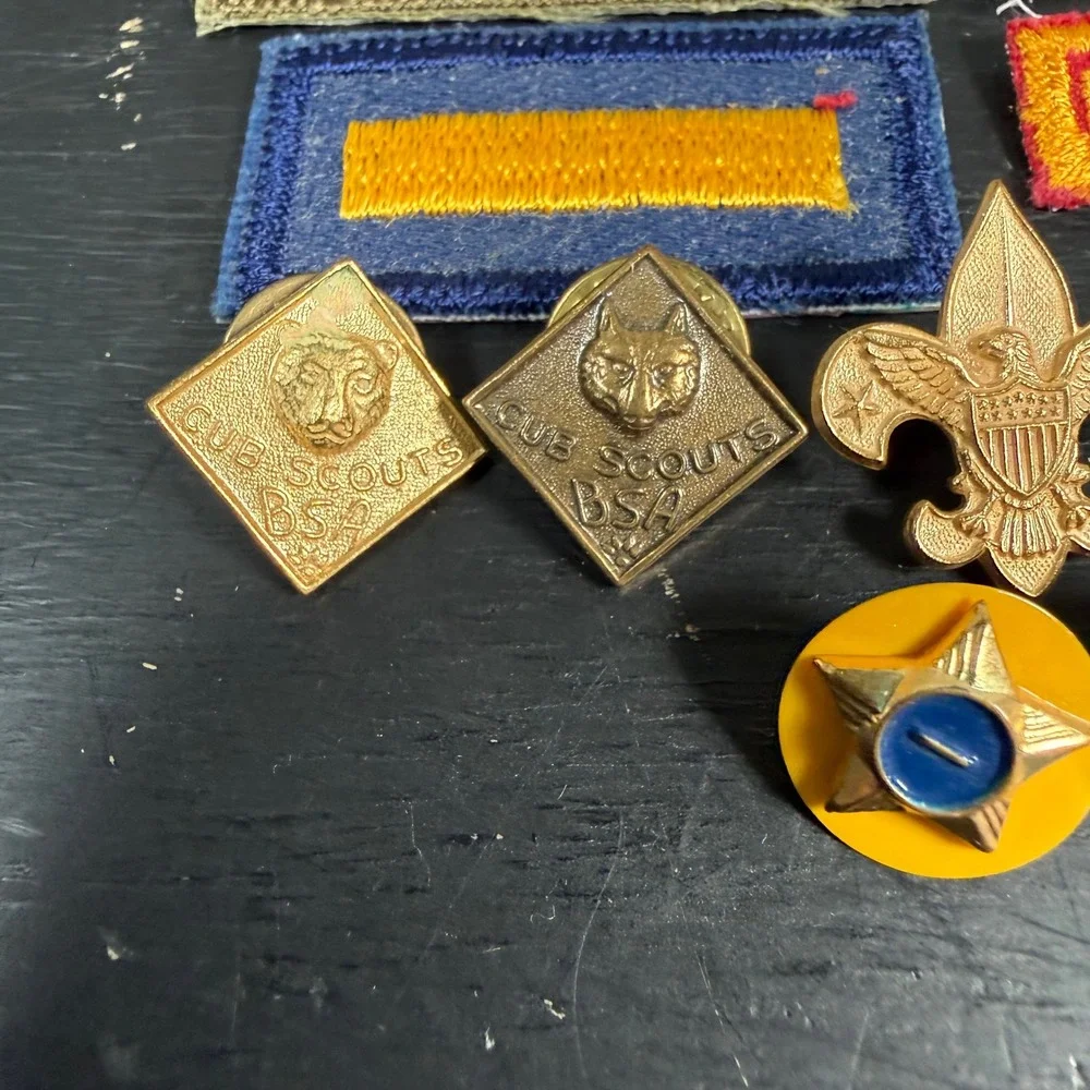 Boy Scouts of America BSA Vintage Mixed Lot Patches Pin Recruiter Cub Scout Bear